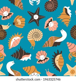 Sea shells, snails and starfish seamless pattern. Vector sea texture in cartoon style. Hand-drawn cute beach shells for baby fabric. Cute ocean repeated background.  Vector illustration