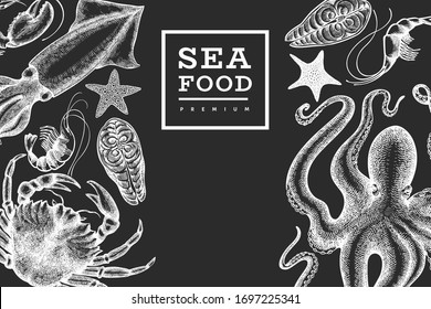 Plantilla de diseño de mariscos. Dibujo manual de mariscos vectoriales en pizarra de tiza. Pancarta de comida grabada. Fondo de animales marinos de época
