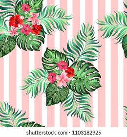 Selva vectorial tropical con flores de hibisco y hojas de palma. Fondo de jungla rayado.