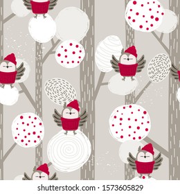 Nahtloses abstraktes Weihnachtsmuster mit Zeichentrickeuulen und Bäumen. Vektor Winterwald Hintergrund.