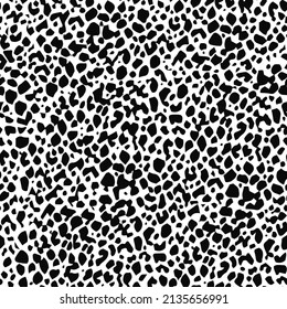 Patrón monocromo abstracto sin inconvenientes. Impresión en blanco y negro con líneas, puntos y manchas. Los golpes de pincel son dibujados a mano. Textura vectorial