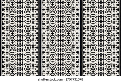 Seamless African pattern. Ethnic carpet with chevrons. Tribal vector ornament. Aztec style. Geometric mosaic on the tile, majolica. Ancient interior. Modern rug. Geo print on textile. Kente Cloth.