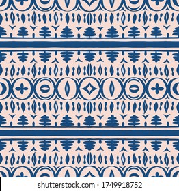 Seamless African pattern. Ethnic carpet with chevrons. Tribal vector ornament. Aztec style. Geometric mosaic on the tile, majolica. Ancient interior. Modern rug. Geo print on textile. Kente Cloth.