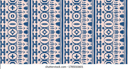 Seamless African pattern. Ethnic carpet with chevrons. Tribal vector ornament. Aztec style. Geometric mosaic on the tile, majolica. Ancient interior. Modern rug. Geo print on textile. Kente Cloth.