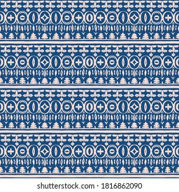 Nahtloses afrikanisches Muster. Ethnischer Teppich mit Chevronen. Stammesvektorschmuck. Aztec-Stil. Geometrisches Mosaik auf der Kachel, Majolika. Altes Interieur. Moderner Teppich. Geodruck auf Textilien. Kente Tuch.