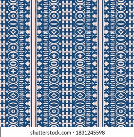 Seamless African pattern. Ethnic carpet with chevrons. Tribal vector ornament. Aztec style. Geometric mosaic on the tile, majolica. Ancient interior. Modern rug. Geo print on textile. Kente Cloth.