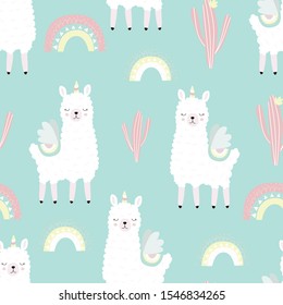 Nahtlose Alpaca-Einhornmuster mit blühender Kakteen auf Regenbogen. Vektorgrafik zum Bedrucken auf Stoff, Postkarte, Verpackungspapier, Buch, Bild, Tapete. Geräumiger, kuscheliger Hintergrund.