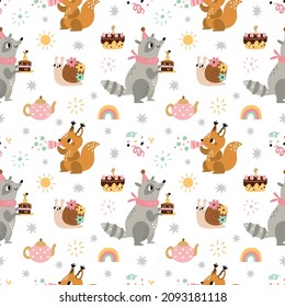 Patrón de cumpleaños de animales sin foco. Personajes de la selva con elementos de fiesta para niños, racoon con torta, ardilla y pipa, caracol gracioso. Tejidos decorativos, papel envolvente