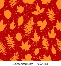 Seamless autumn pattern with golden leaves. Vector illustration.