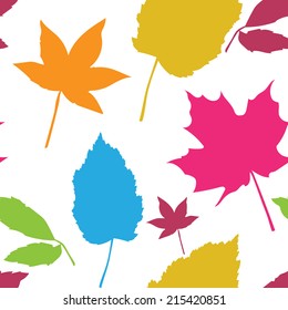 Seamless autumn pattern with leaves on a white background
