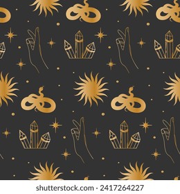 Fondo incomparable con símbolos dorados esotéricos. patrón con estrellas, serpientes, cristal, sol, mano. Papel envuelto.