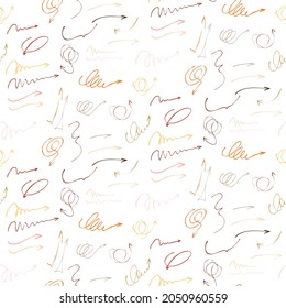 Nahtloser Hintergrund handgezeichneter Design-Elemente. Kollektion mit unterschiedlichen bunten Pfeilen, einzeln auf weißem Hintergrund. Not leidender Quill. Moderner strukturierter Stift. Vektorgrafik