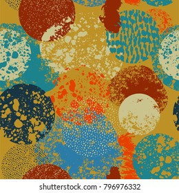 Seamless background of textured circles .