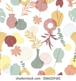 Fondo inmaculado con jarrón y hoja tropical. Cacerolas de arcilla con ramas vegetales, manchas y espirales aisladas en un fondo blanco. Fondo retro infinito en color tierra.