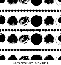 Seamless black and white pattern with circles
