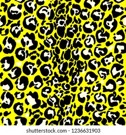 Seamless black and yellow leopard pattern. Animal skin grunge texture. Vector illustration.