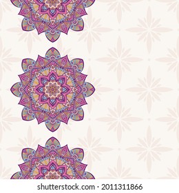 Nahtlose Grenzmuster mit Mandalas. Mehndi grenzt an. Endlose Textur. Platz für Text. Vektorfarbener Hintergrund.