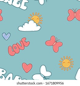El patrón de los niños brillantes sin incandescencia ama a la nena con nubes, sol, corazones y mariposas en un fondo azul. Textura vectorial para textiles, tejidos, calzado, papel de envoltura, servilletas, estuches de teléfono, bolsas.