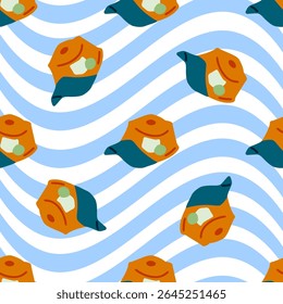 Naadloze Camping Kettle Wave Patroon. Naadloze patroon met cartoon camping ketels op blauwe en witte golvende achtergrond. Platte zomerstijl met oranje en groene theepotten diagonaal gerangschikt.