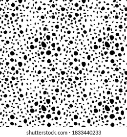 Seamless cheetah skin pattern. Endless hand drawn cheetah leopard texture for print, fabric, textile, wallpaper. Trendy jungle animal design. Artistic vector EPS10 black and white cat fur illustration