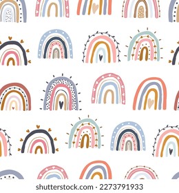 Patrón infantil inmaculado con arcoiris dibujado a mano al estilo de las caricaturas. diseño para prendas de vestir recién nacidas, textiles y papel pintado. Ilustración del vector