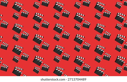Patrón de cine sin fisuras con tablero de madera de la película en el fondo rojo, producción de la película y concepto de la filmación
