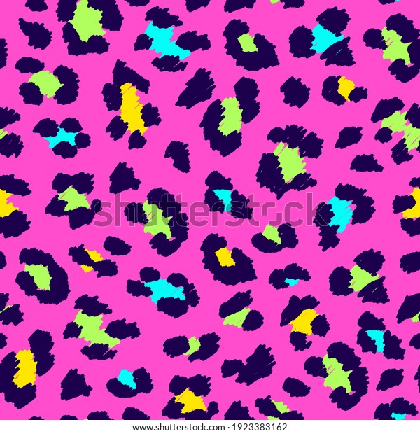 Seamless\
colorfull leopard print. Wild African cat\
fur