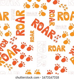 Patrón de color sin inconvenientes con caricaturas grabadas ROAR y huella animal, estilo doodle aislado en fondo blanco. Diseño para carteles, tarjetas, pantalones, recién nacidos, ilustración infantil.