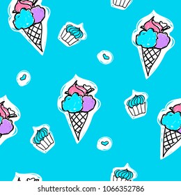 Nahtloses süßes Sommermuster mit leckerem Eis, Cupcake und Herzform auf blauem Hintergrund. Vektorgrafik.
