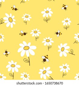 Seamless of daisy flower and flying bees on yellow background. Cute floral pattern.