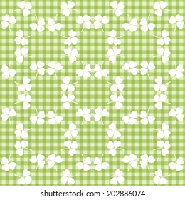 Seamless decorative floral pattern with clover 