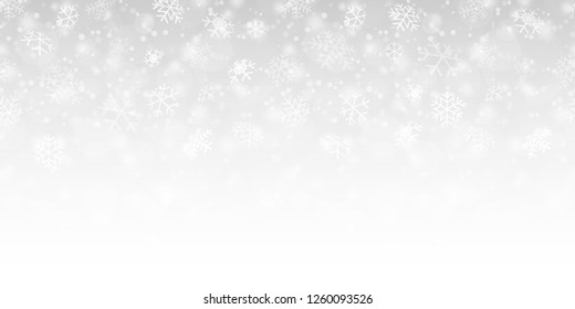 caída transparente de copos de nieve y fondo plateado