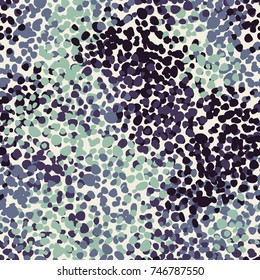Seamless five-color camouflage. The pattern is made up of groups of rounded spots.