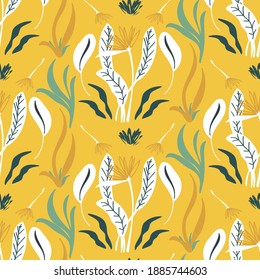 Patrón floral sin foco con pájaro dibujado a mano de flores paradisíacas e ilustración vectorial de fondo amarillo. Es bueno para la tela, papel pintado, tarjeta, papel y ropa.