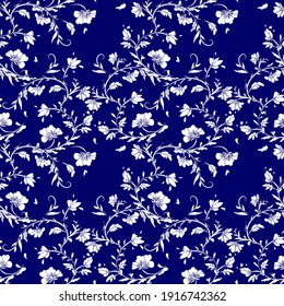 patrón floral sin fisuras sobre fondo azul oscuro. Flores dibujadas a mano y hojas. Diseño oriental