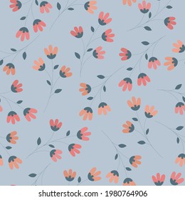 Patrón floral sin foco. Flores rojas y naranjas de fondo azul. Perfecto para el diseño de tejidos, papel pintado, carátulas, embalaje de regalo.