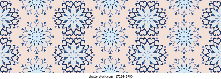  Patrón floral sin soldadura. Flores de doodle estilizadas. Borde étnico español. Ornamento popular. Signo solar. Impresión mediterránea. Textos indios orientales o turcos. Papel pintado de Boho. Arte hipster.