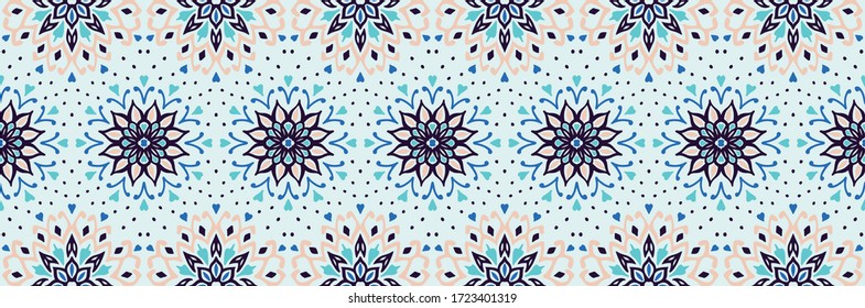  Patrón floral sin soldadura. Flores de doodle estilizadas. Borde étnico español. Ornamento popular. Signo solar. Impresión mediterránea. Textos indios orientales o turcos. Papel pintado de Boho. Arte hipster.