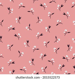 Patrón floral sin foco de flores blancas, hojas negras. flores pequeñas esparcidas en un fondo rosado. Vector de material para imprimir en superficies y diseño web.