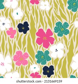 Patrón floral sin foco.Verdes verano, fondo primavera. Perfecto para el diseño de tejidos, papel pintado, vestimenta. Ilustración del vector