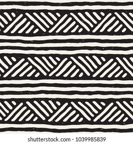 Seamless geometric doodle lines pattern in black and white. Adstract hand drawn retro texture.