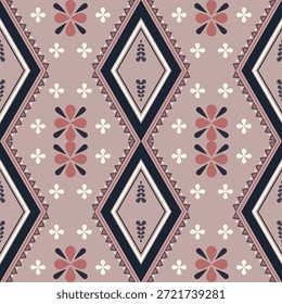 Padrão folclórico geométrico contínuo com formas de diamante e elementos florais em cores pastel silenciadas. Design estilo vintage e boho, ideal para uso têxtil, tecido, papel de parede e fundo decorativo.