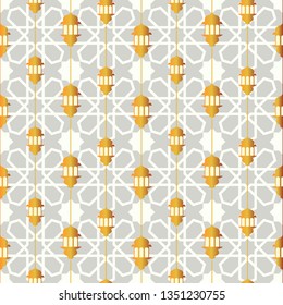 Seamless gold lantern pattern with ramadan symbol  icons. Geometric islamic pattern. Traditional arabian style vector background.
