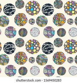 Seamless grunge doodle modern pattern. Geometry circle fabric sample. Abstract vector illustration