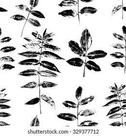 Seamless grunge leaves pattern. Ink illustration. Isolated on white background. Natural backdrop. Black and white. 