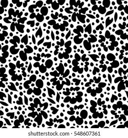 Seamless hand drawn background with flowers
