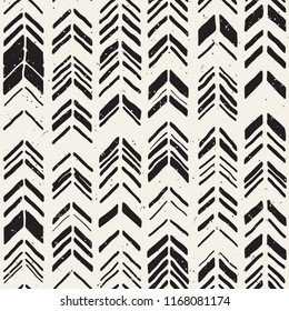 Seamless hand drawn style chevron pattern in black and white. Abstract vector grungy background
