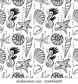 A seamless, hand-drawn drawing of sea creatures in sketch style. Seashells, seahorse and starfish. Bubbles. White background. Isolated. Summer. Ocean. Flat design. Vector illustration.