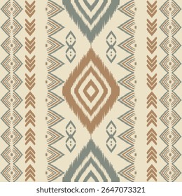 Padrão de ikat sem costura em tons de bege, marrom e verde com textura tecida e motivos de diamante geométrico. Ótimo para moda étnica, estampas de tecido, decoração rústica e estofamento.