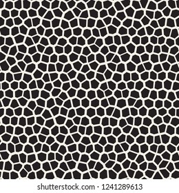 Seamless irregular lines vector mosaic pattern. Abstract chaotic tessellation texture. Random shapes pavement background